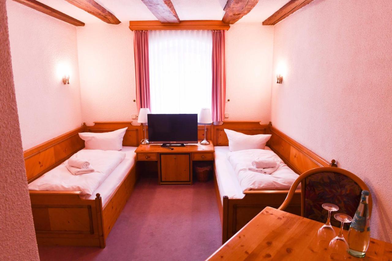Hotel Gaestehaus Linde Mörnsheim Esterno foto