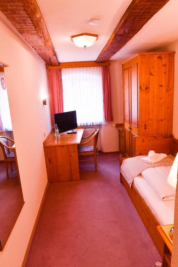 Hotel Gaestehaus Linde Mörnsheim Esterno foto
